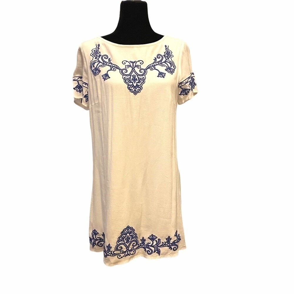 Lulu's White Blue Embroidery Sheath Dress‎ Size Small